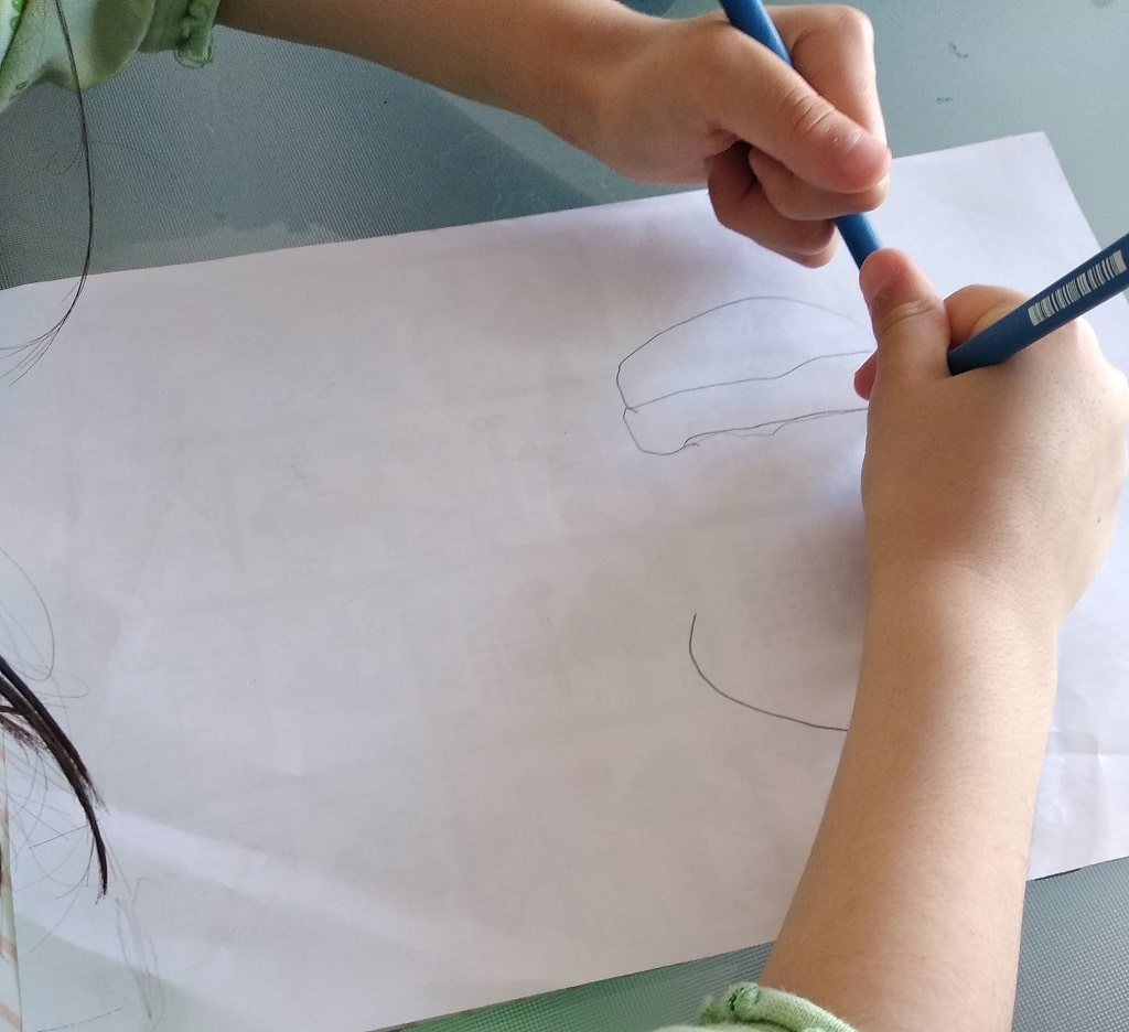 ציור בשתי ידיים בו זמנית