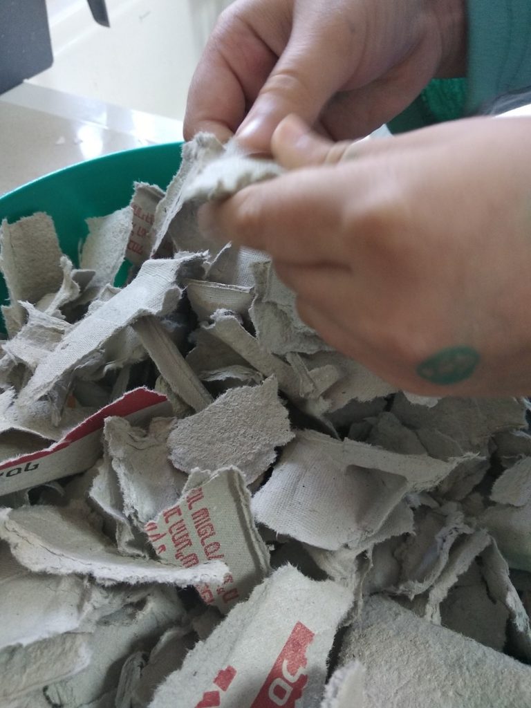 איך מכינים עיסת נייר