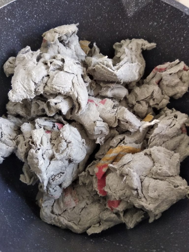 איך מכינים עיסת נייר