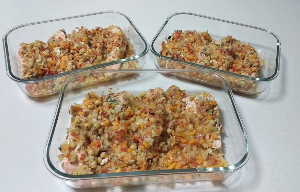 מתכון לדג סלמון בתנור קליל ובריא במאמץ מינימלי