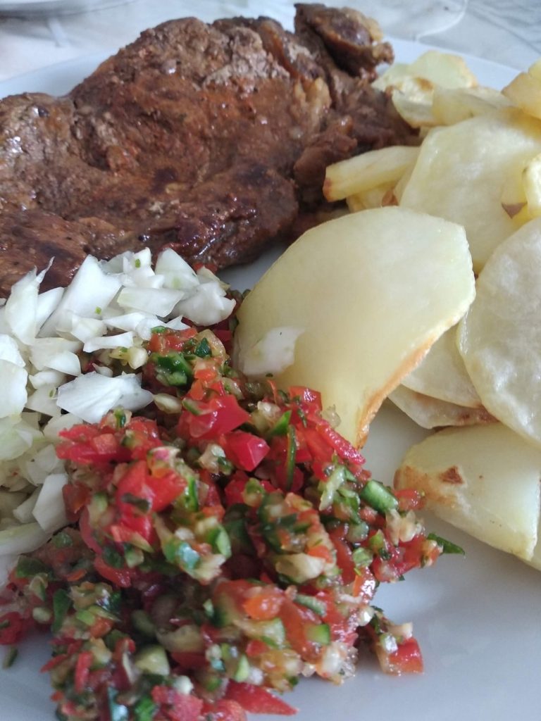 סטייק אנטריקוט עם סלט