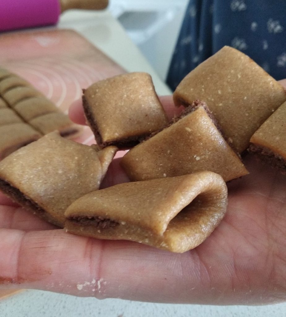 עוגיות במילוי שוקולד