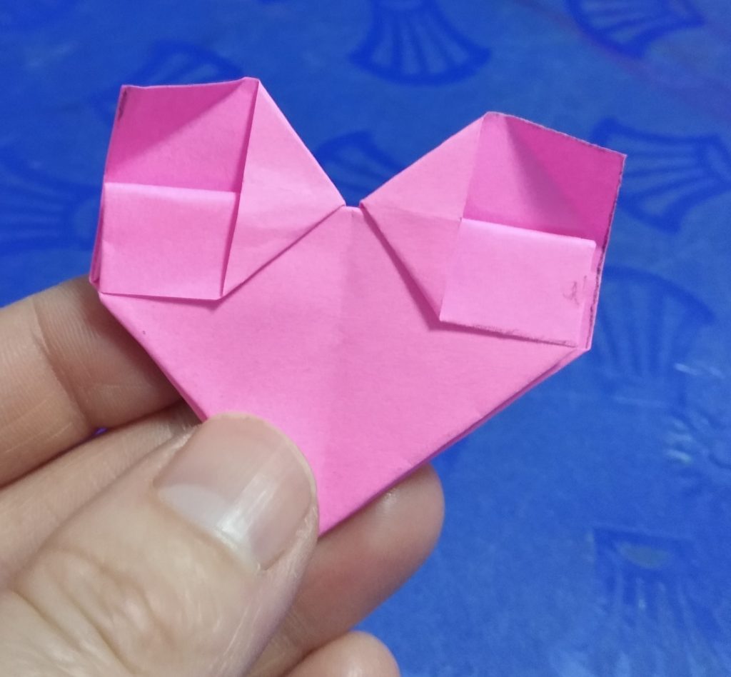 סימניית לב מאוריגמי