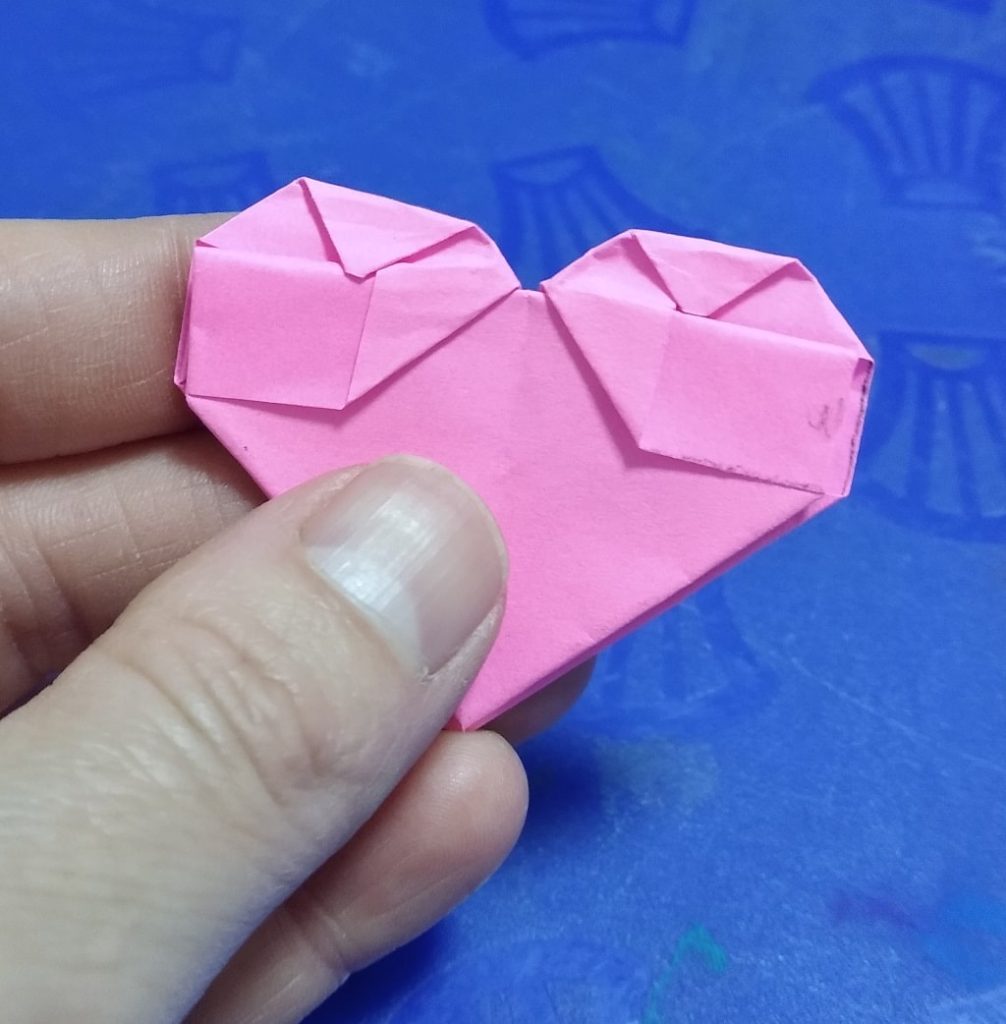 סימניית לב מאוריגמי