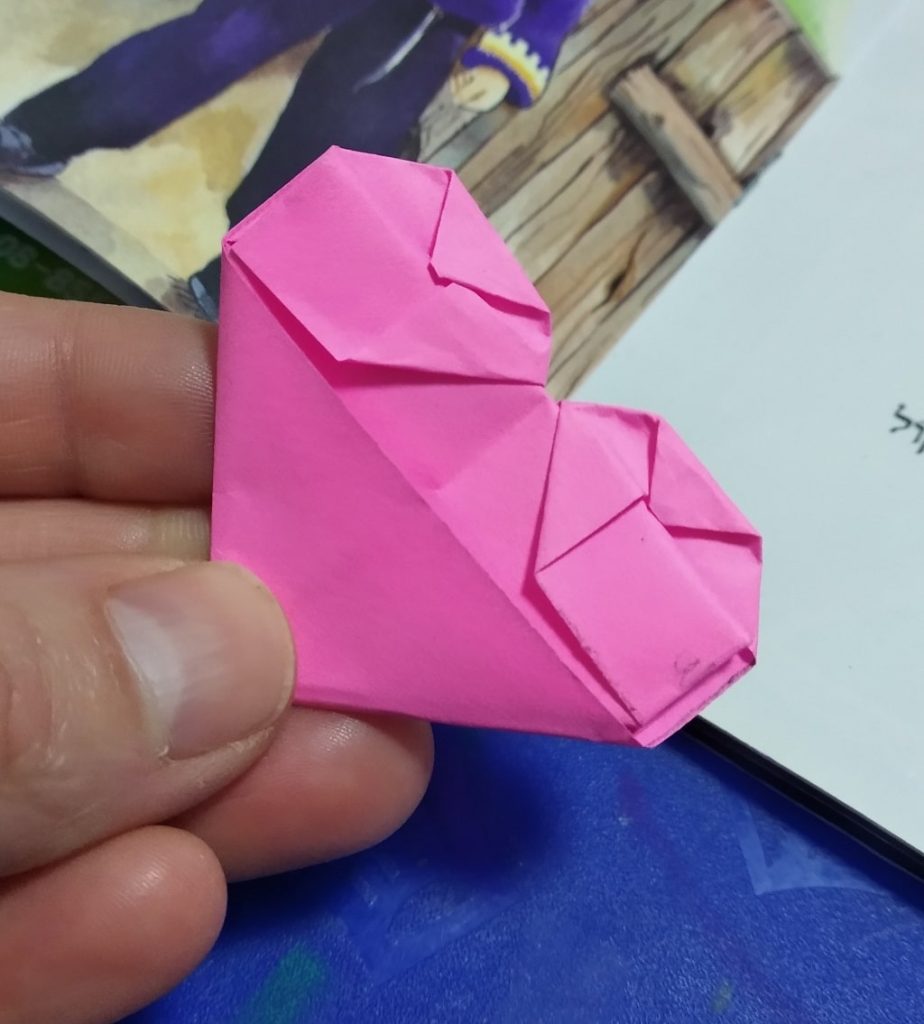 סימניית לב מאוריגמי