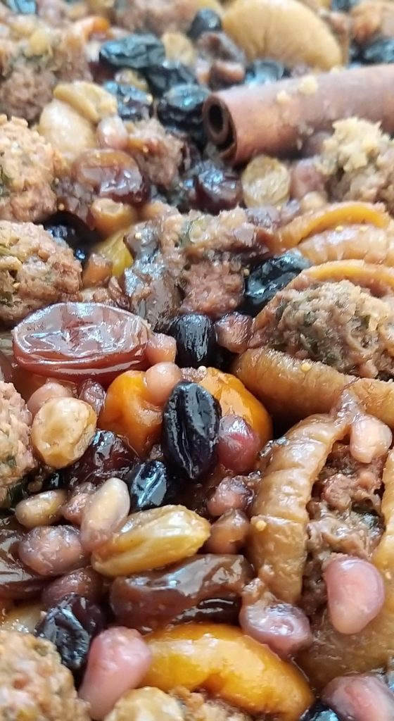 פירות יבשים ממולאים בשר טחון